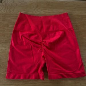 YEOREO Seamless Scrunch Workout Shorts